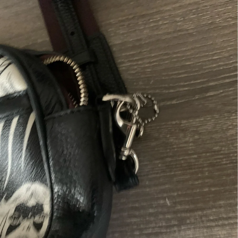 Coach Marvel Jes Crossbody Captain America Black Widow Comic Book Print Purse - Picture 10 of 16